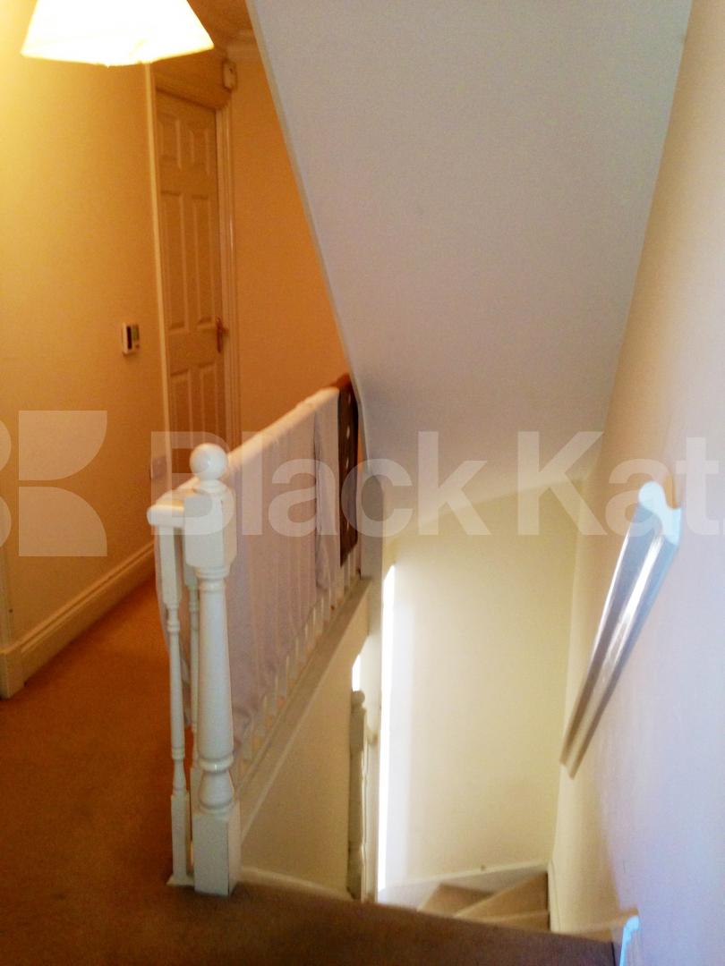 			LET, 3 Bedroom, 1 bath, 1 reception Mews House			 Harper Mews, Garratt Lane , Earlsfield